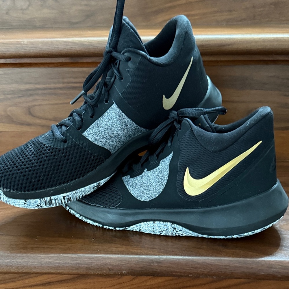 Nike Air Men's Black and Gold Athletic Sneakers